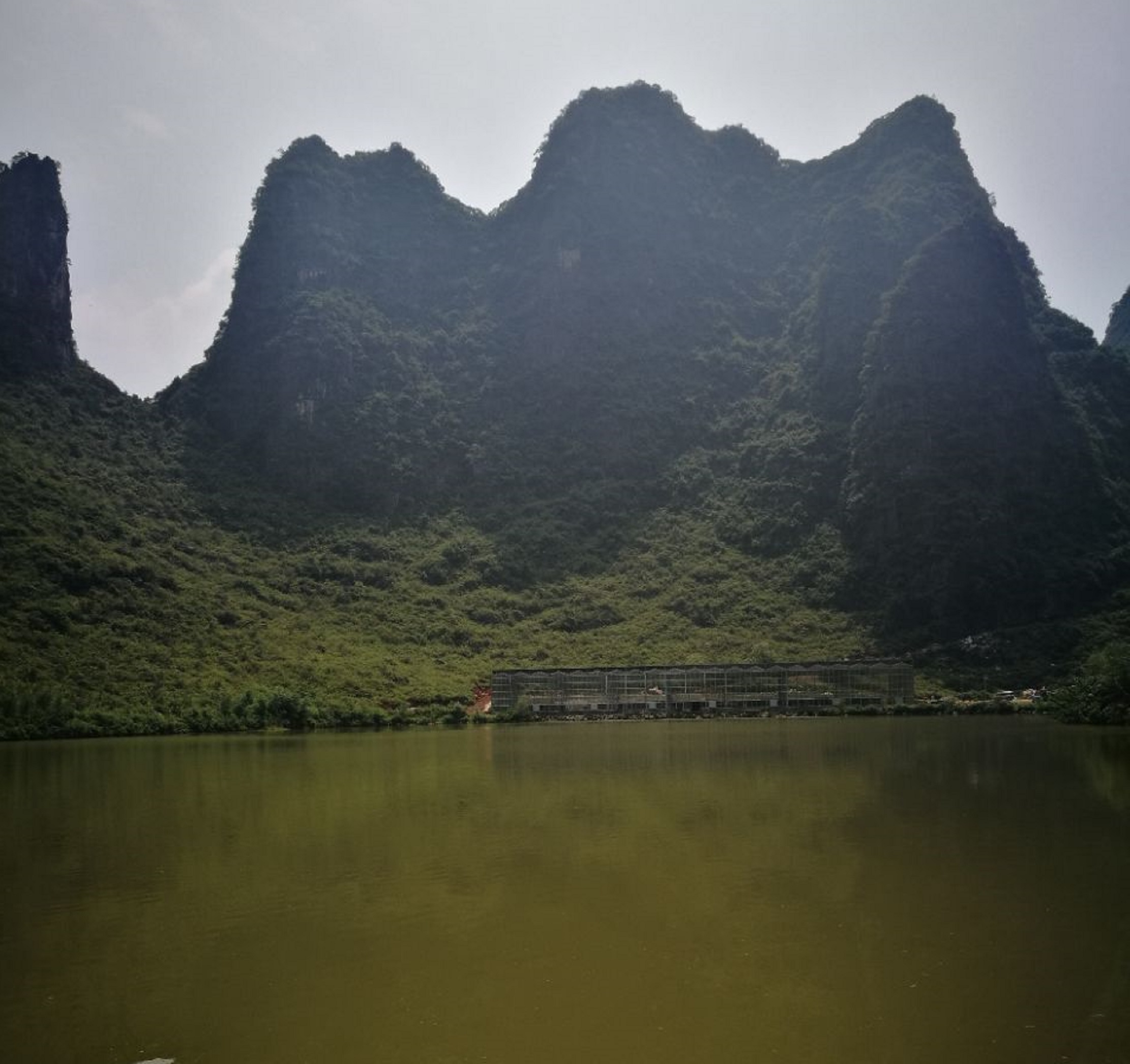  p data-id="gnwx15r4gf">钟山十里画廊景区位于贺州市钟山县城西北18