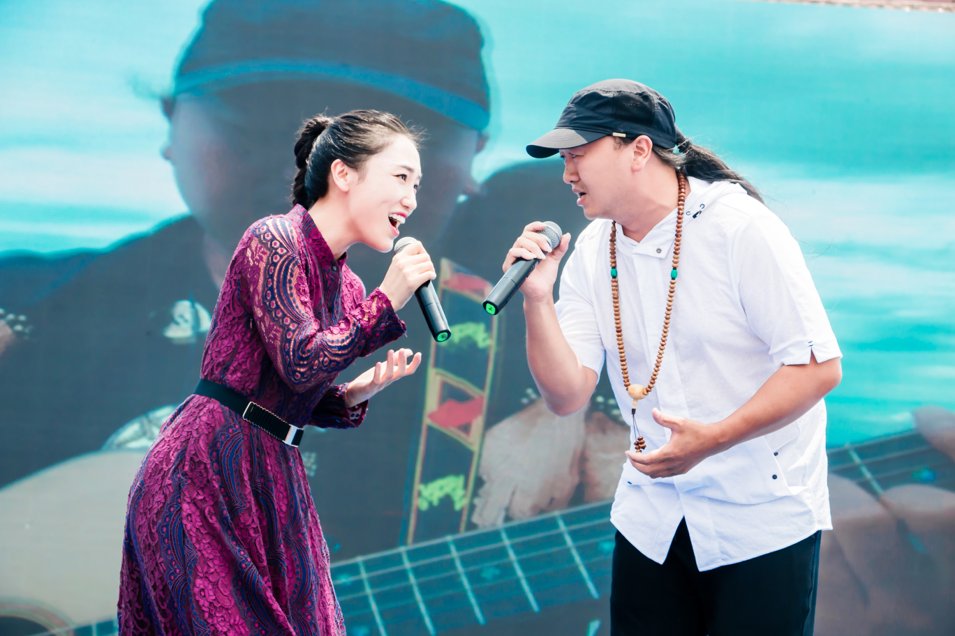  p>天生兄妹(又名:天生兄妹组合),是中国内地亲兄妹组合,由歌手 a