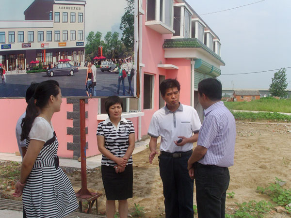  p>学校地处临朐县上林镇王庙村中心,是一所全日制公办完全小学,1占地