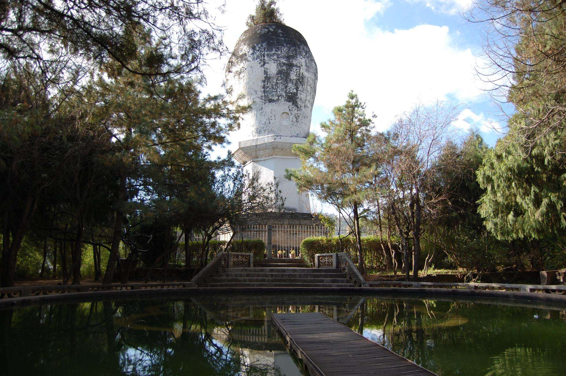 href="/item/云南省大姚县">云南省大姚县 /a>白塔公园中,始建于唐