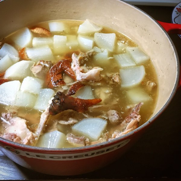 鸭架萝卜汤