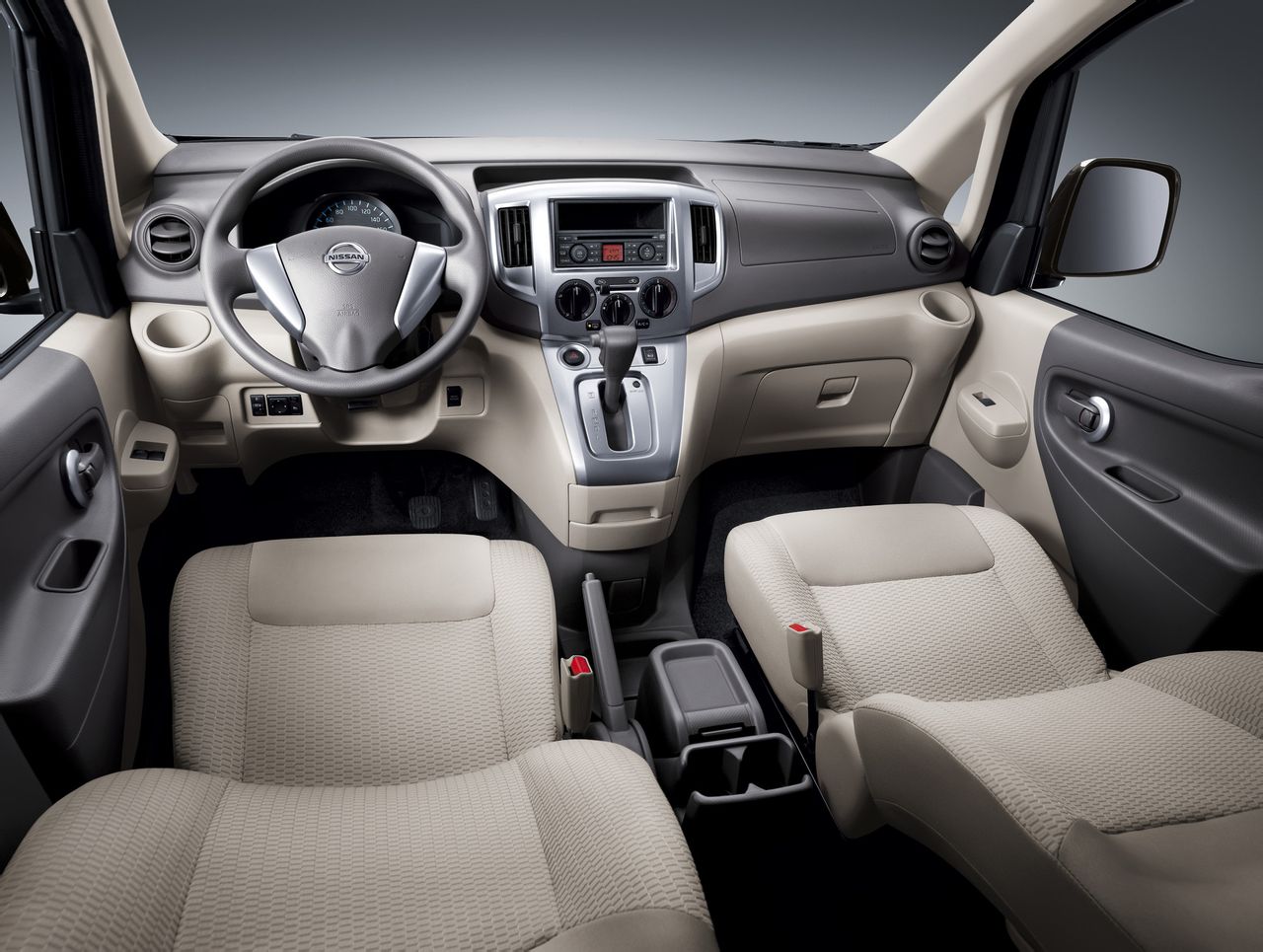 郑州日产全新nv200 cvt