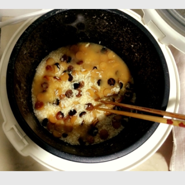 腊味肠仔电饭煲焗饭