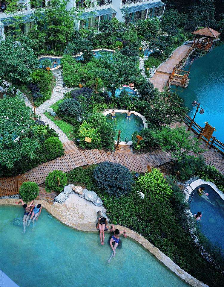 峨眉山红珠温泉