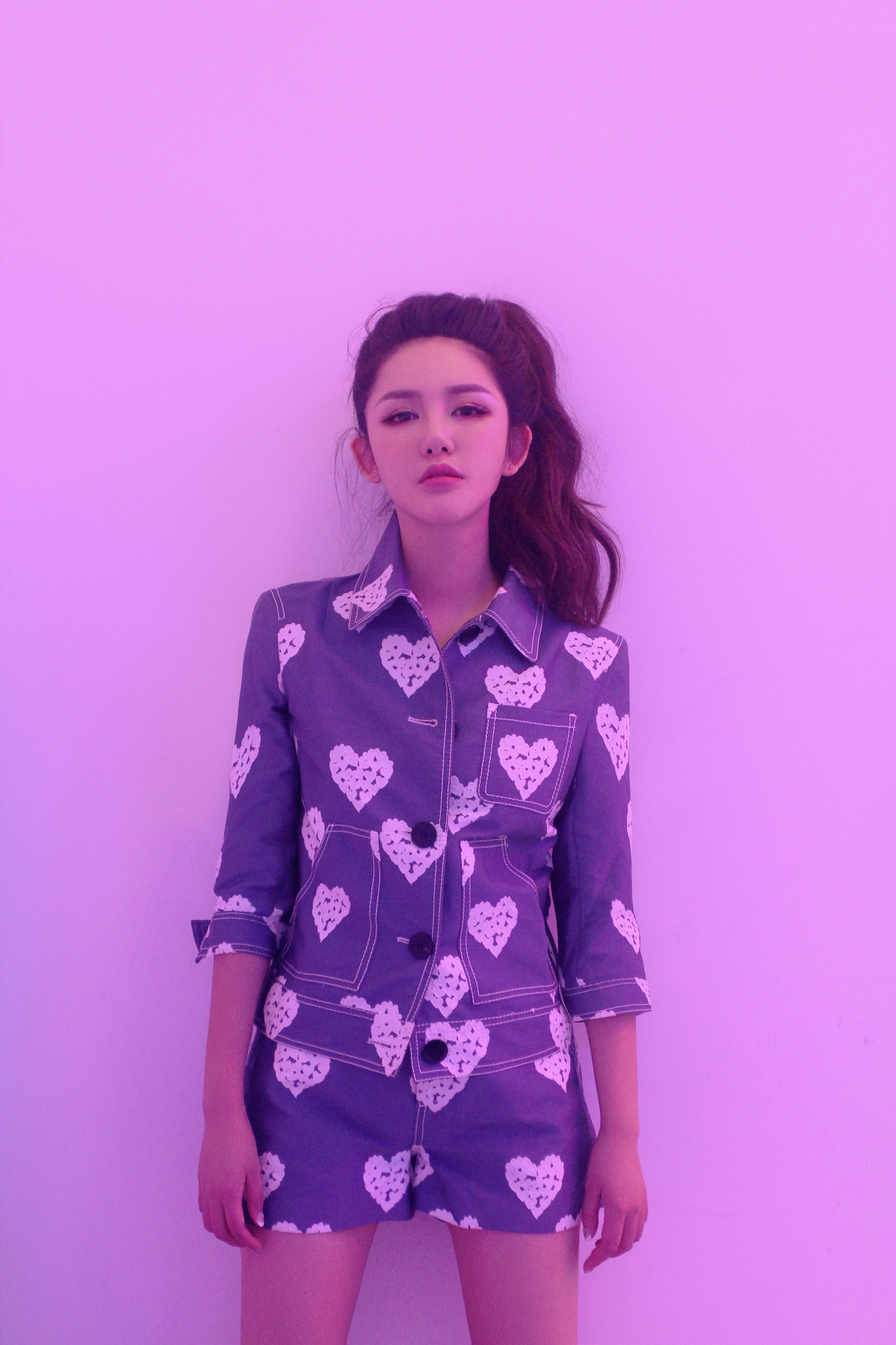  p>郑舒尹(suby cheng),1985年1月16日出生于中国台湾,美籍华裔电子乐