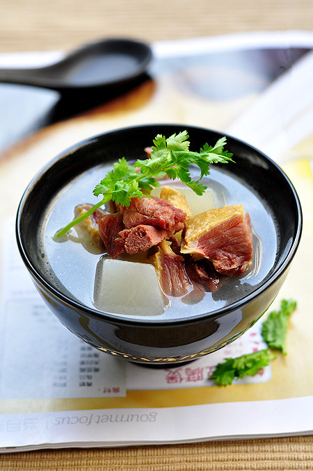 腊鸭肶煲萝卜汤