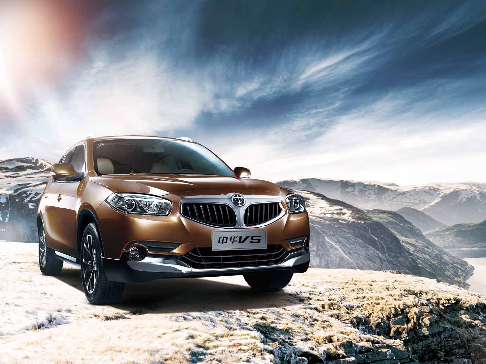  p>中华v5是中华汽车推出的首款suv车型,车头线条圆润,前保险杠非常