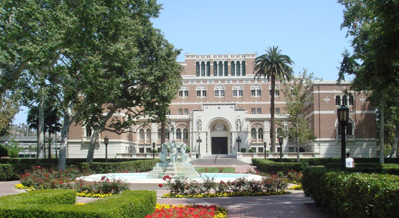 p>南加利福尼亚大学(university of southern california),又译南