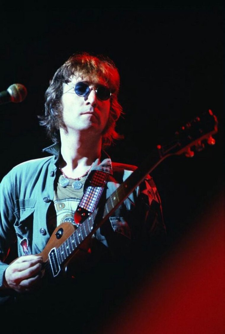 家,摇滚乐队" a target="_blank" href="/item/披头士">披头士 /a>