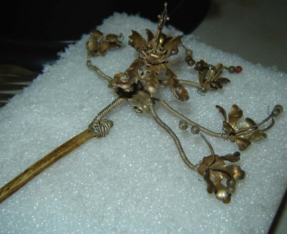 步摇（中国古代妇女首饰）_百度百科