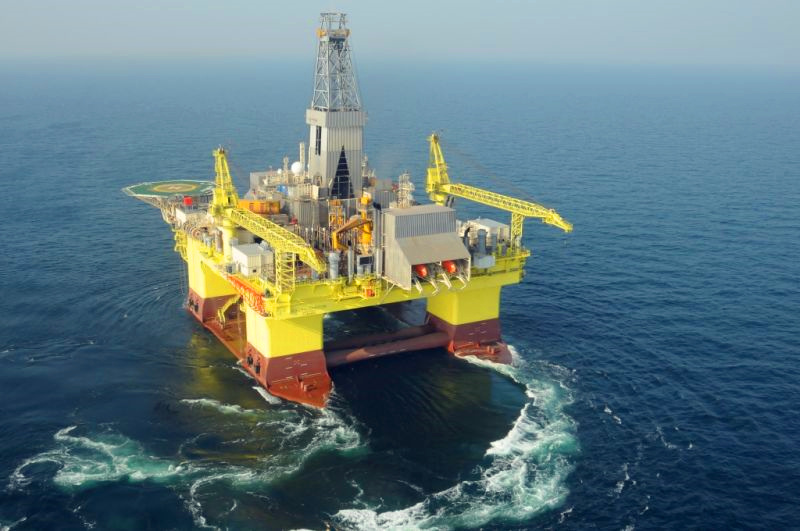  p>半潜式钻井平台,又称立柱稳定式 a href="#" data-lemmaid="