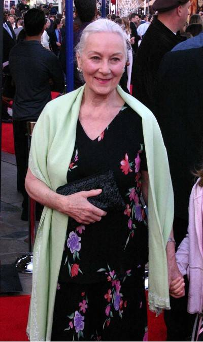 p>罗斯玛丽·哈里斯(rosemary harris),1927年9月19日生于英国英格兰