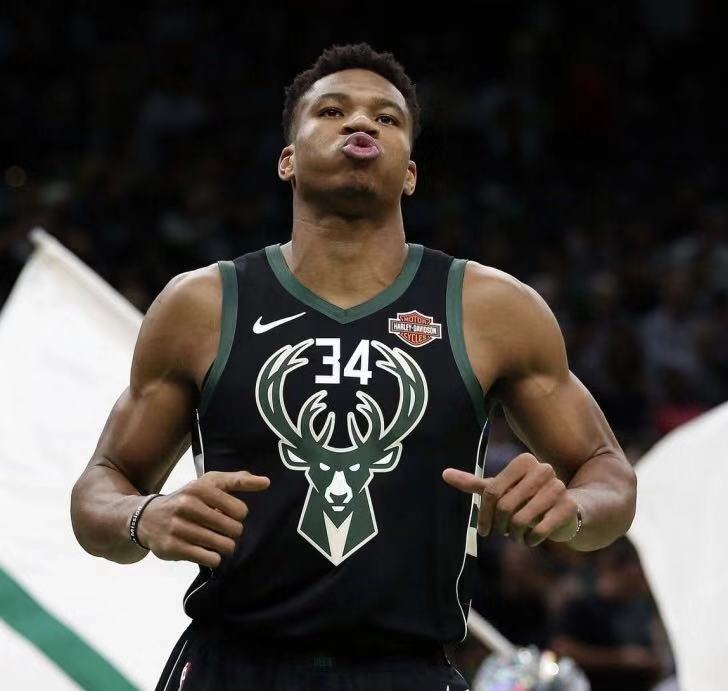 扬尼斯·阿德托昆博