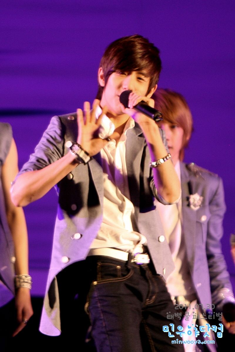  p>卢珉宇(no min woo),1995年7月31日出生于韩国京畿道安养市,2014年