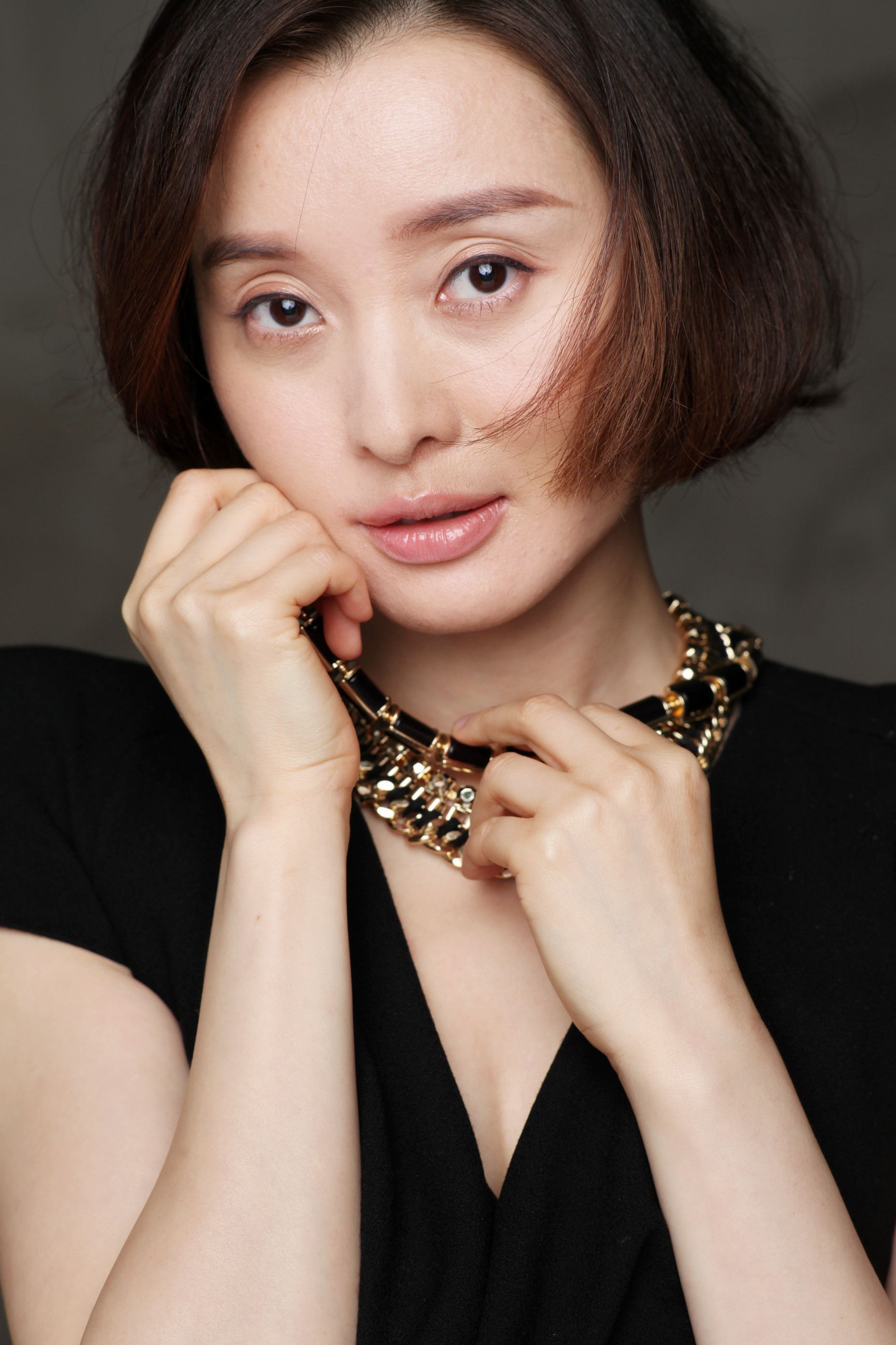  p>吴越,1972年4月10日出生于上海市闵行区,中国内地影视女演员,毕业