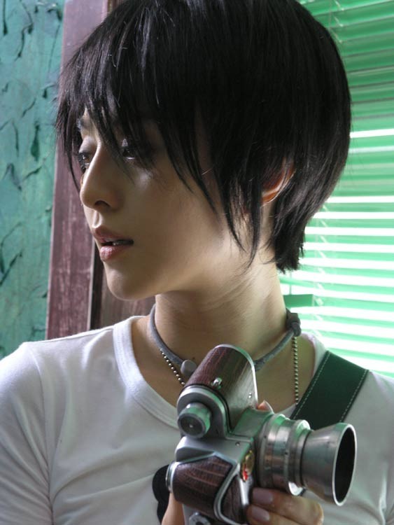  p>《寄生人》是由何平执导, a href="#" data-lemmaid="46255">