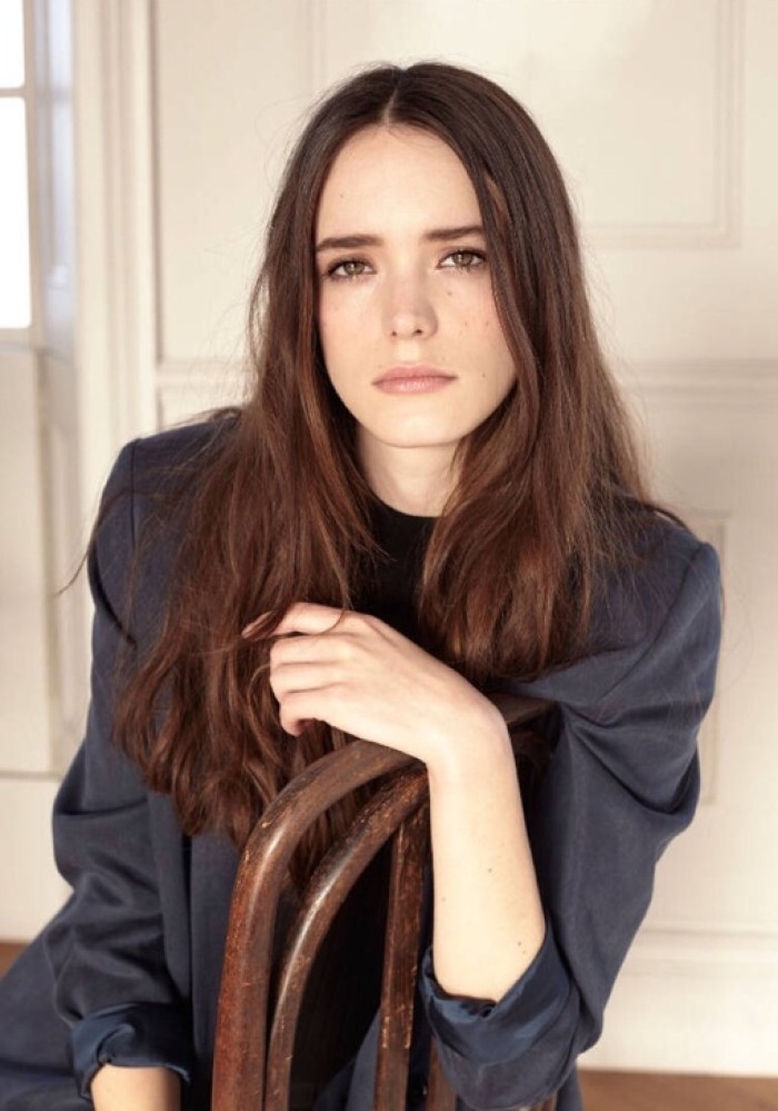  p>斯塔西·马汀(stacy martin),1991年1月1日出生于法国巴黎,英国