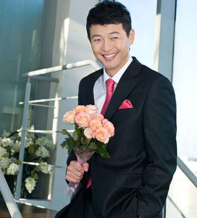  p>金浩镇,男,韩国演员,毕业于 a target="_blank" href="/item/汉城