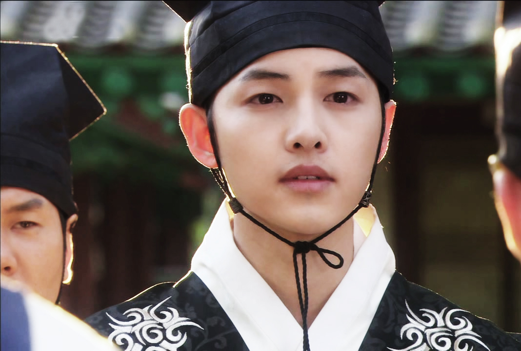 ,韩国男艺人,1985年出生于大田市,家中