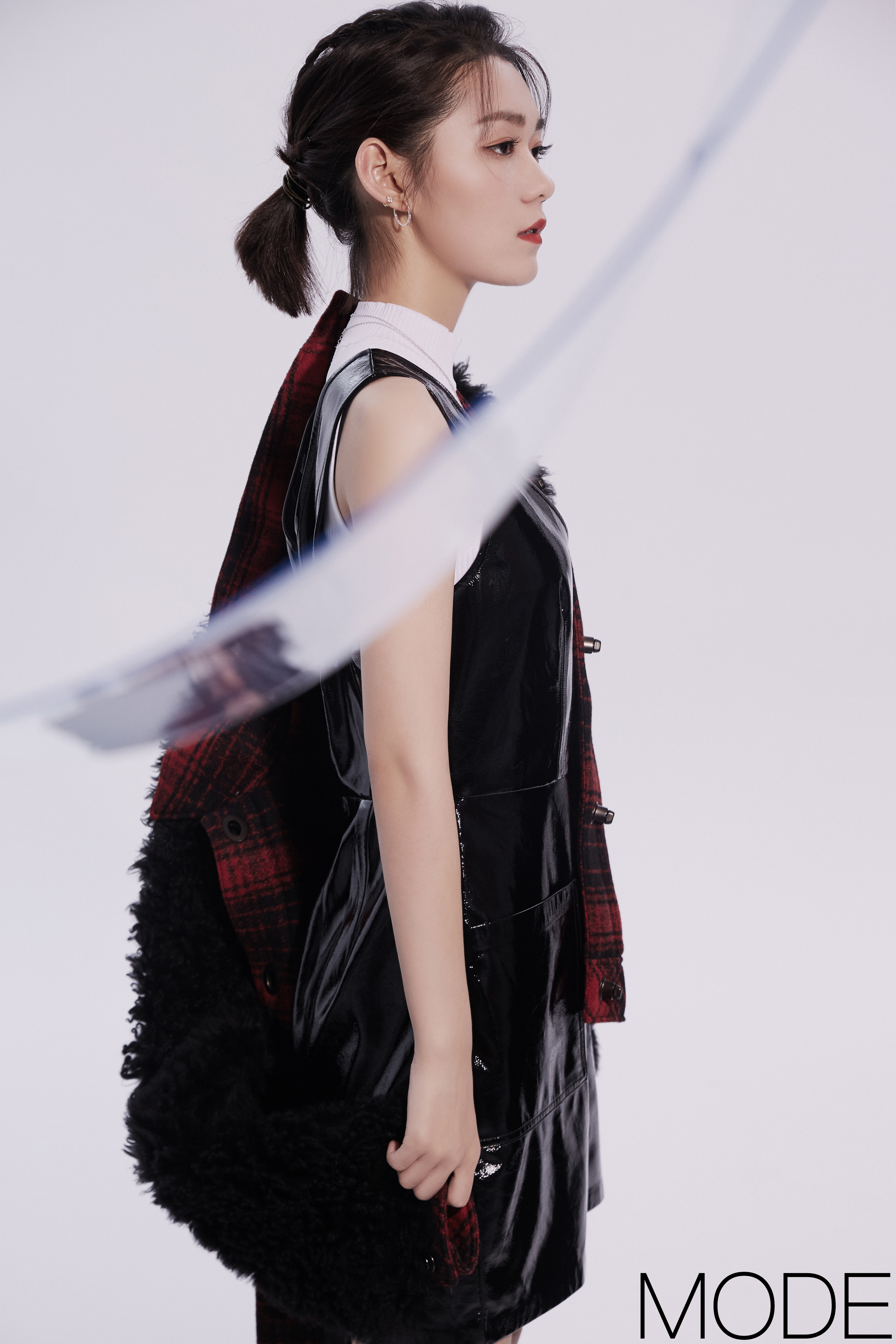  p>段奥娟,2000年12月28日出生于四川省成都市,中国流行乐女歌手.