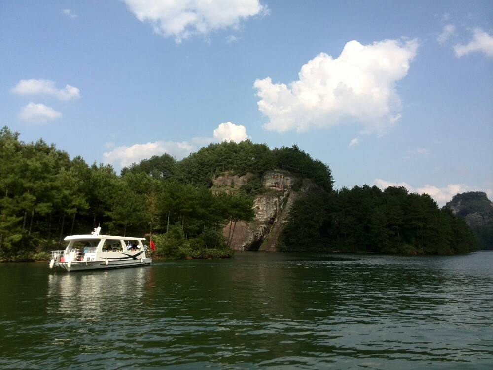  p>豸山位于 a target="_blank" href="/item/湖南省永州市江华瑶族