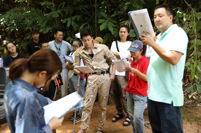  p data-id="gnwy0oglnm">王子鸣,男,香港著名导演,监制.