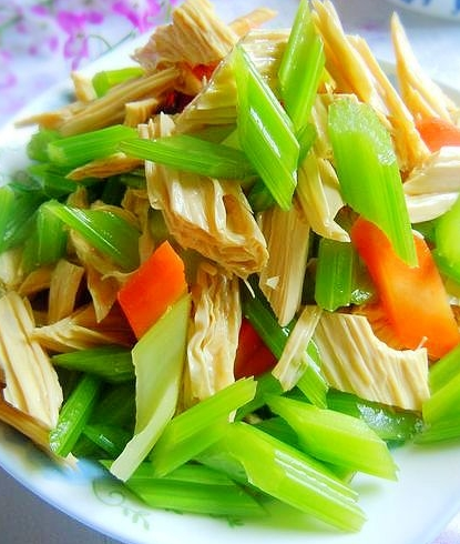 凉拌芹菜腐竹