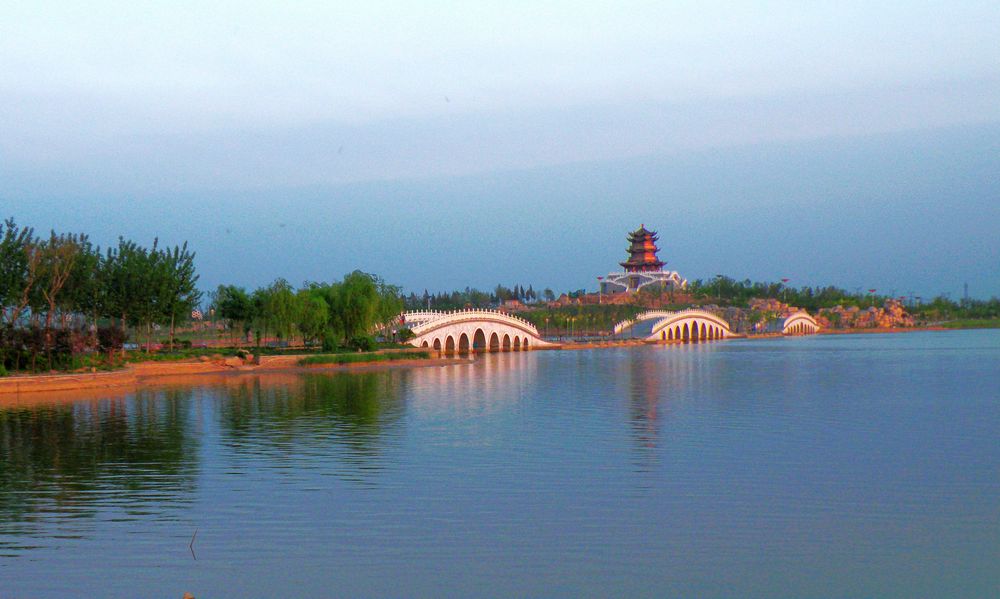 ="gnxabo2z4t"> a target="_blank" href="/item/清风湖公园/7269093"