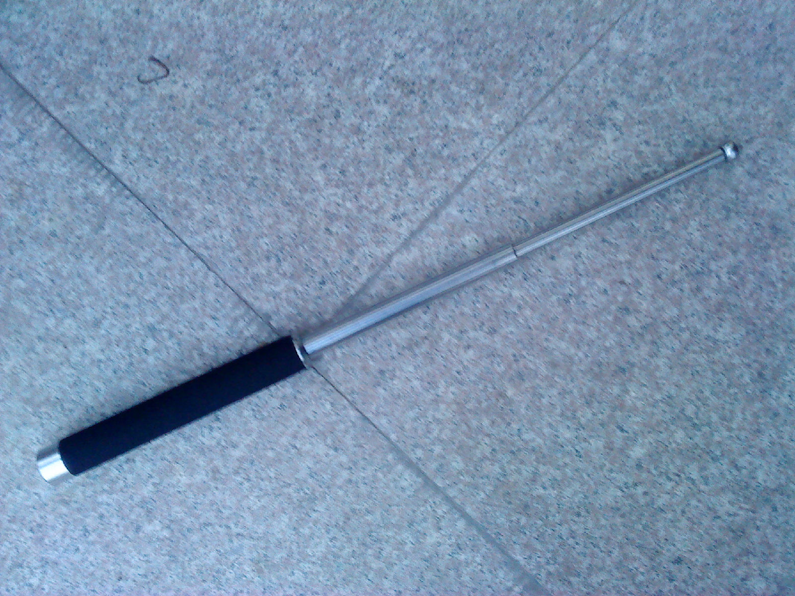  p>甩棍源于短棍,或者说,甩棍就是短棍的一种,但是它也有着一些自己的