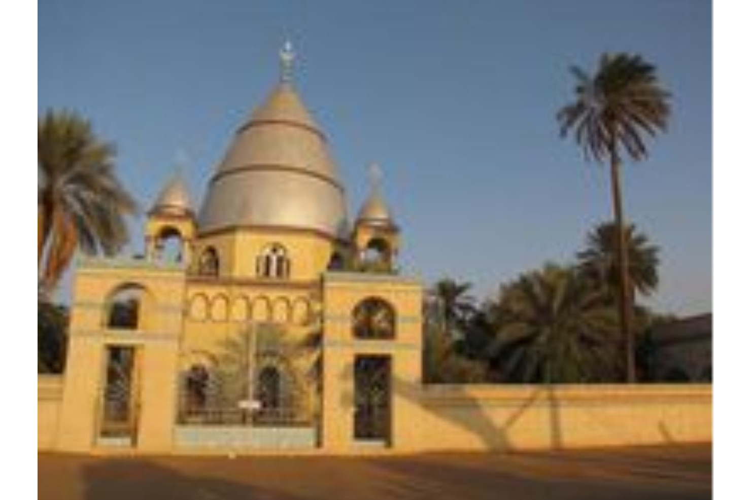 (拉丁文mahdi)  阿拉伯语的中文音译,又译麦海迪,意为"蒙受真主引导的