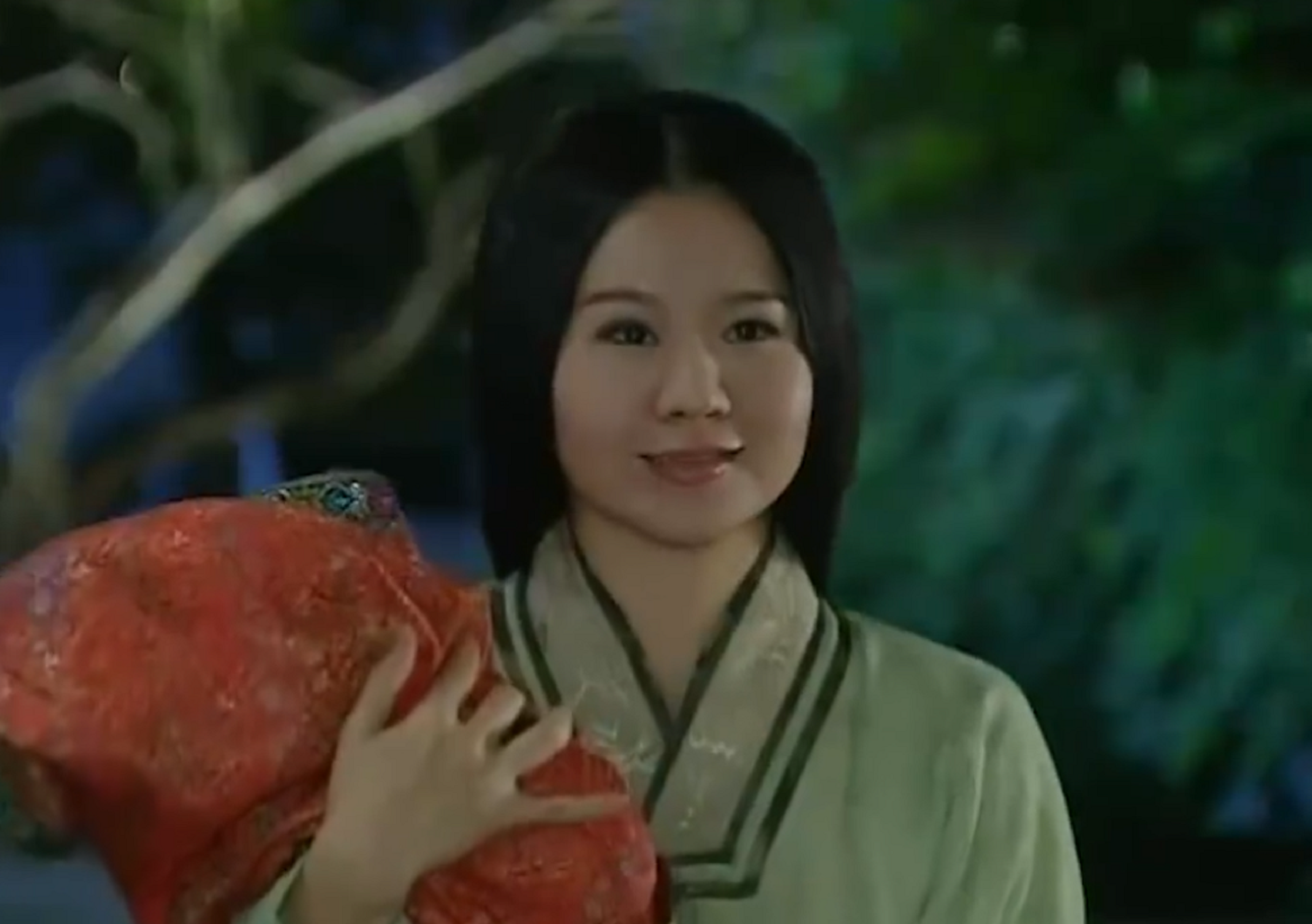 女,古装电视剧《 a target="_blank" href="/item/龙游天下/10827318"