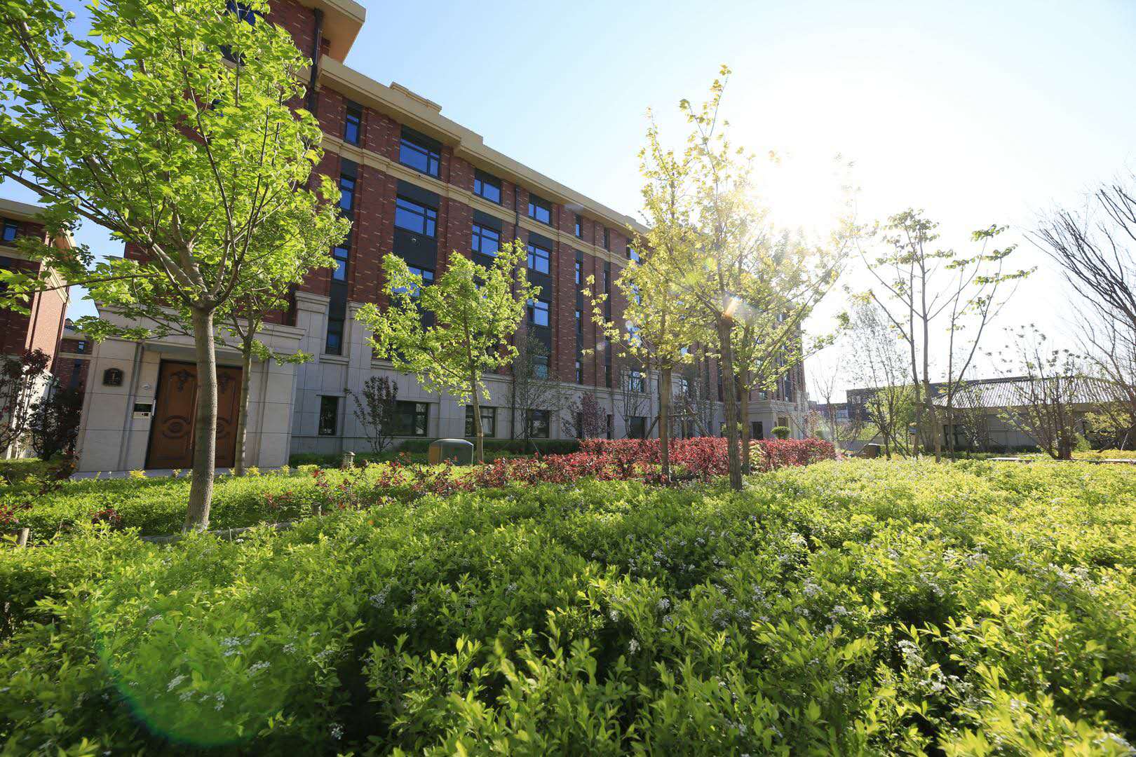 class="ref" data-ctrid="1soxs5fk">华西御园,位于长春市净月区,福祉