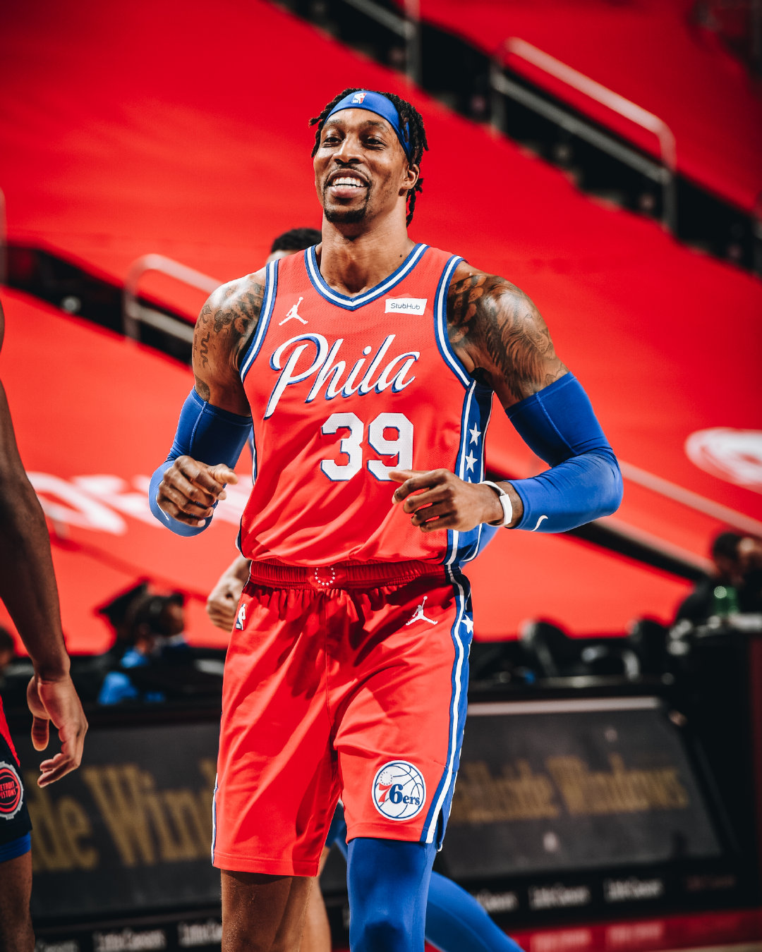  p>德怀特·霍华德(dwight howard) ,1985年12月8日出生于美国 a