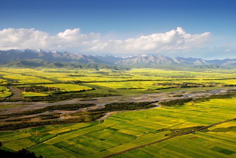  p data-id="gnhimxglxt">西海镇,隶属于青海省 a target="_blank"