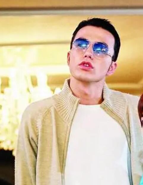 蔷薇之恋 /a>》角色之一, a target="_blank" href="/item/黄志玮