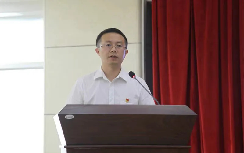 先后任云南省楚雄彝族自治州 a target="_blank" href="/item/双柏县