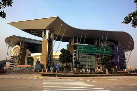 省体委黄村体育训练基地位于广州市天河区东圃镇东北3公里的黄村机场