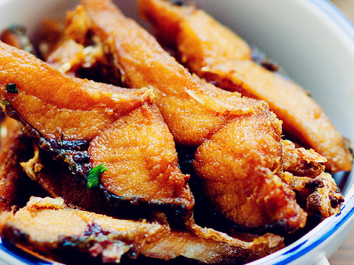 酥鱼是一道特色传统名菜,属于 a target="_blank" href="/item/河北菜