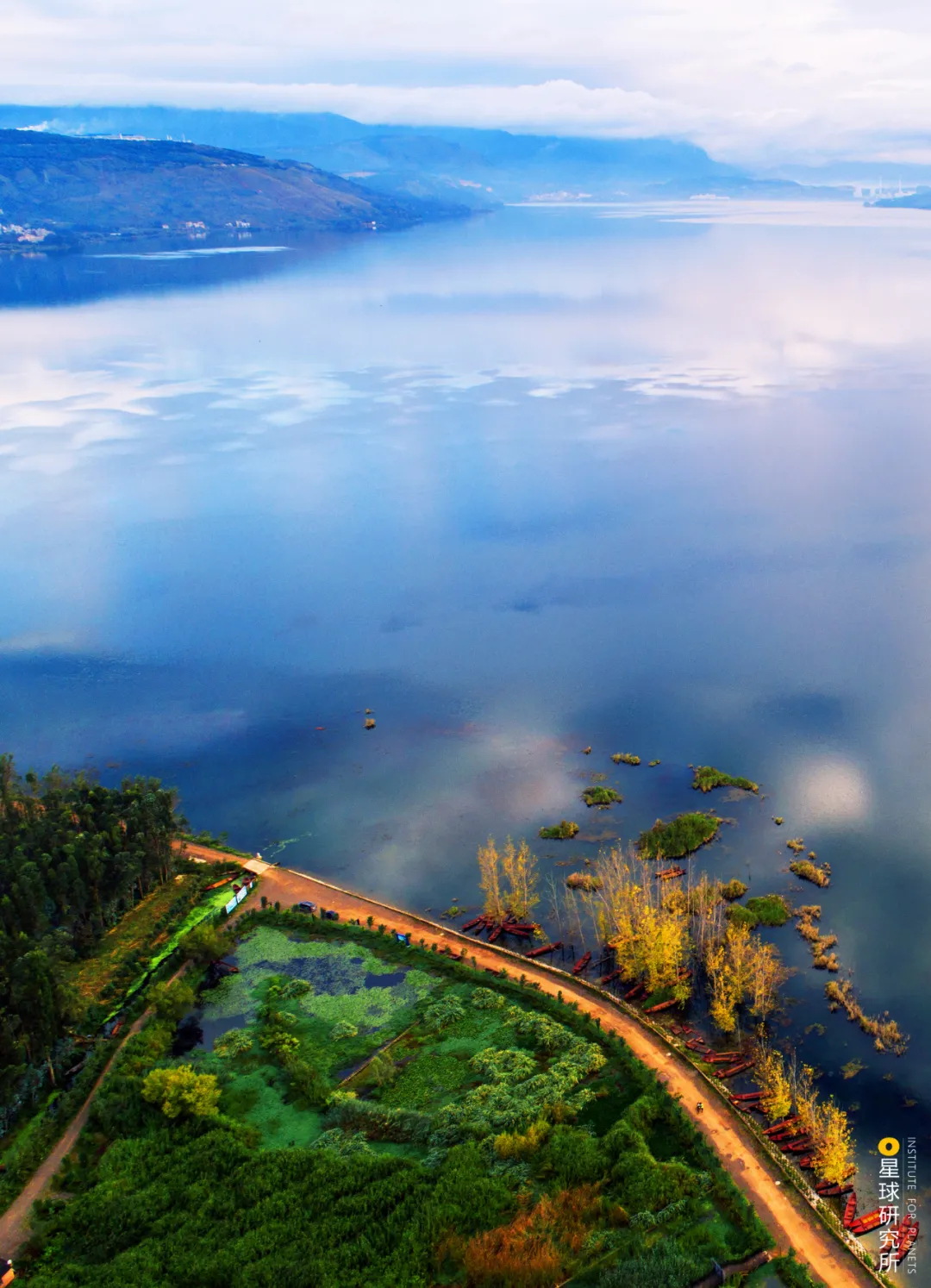 什么是昆明 五百里滇池奔来眼底 数千年往事注到心头 百科ta说
