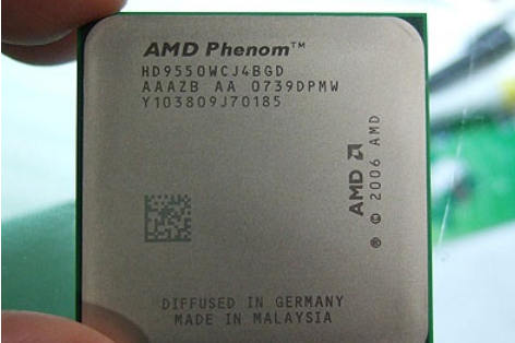  p>amd 羿龙 x4 9550(散)是一款cpu,外频为200mhz. /p>