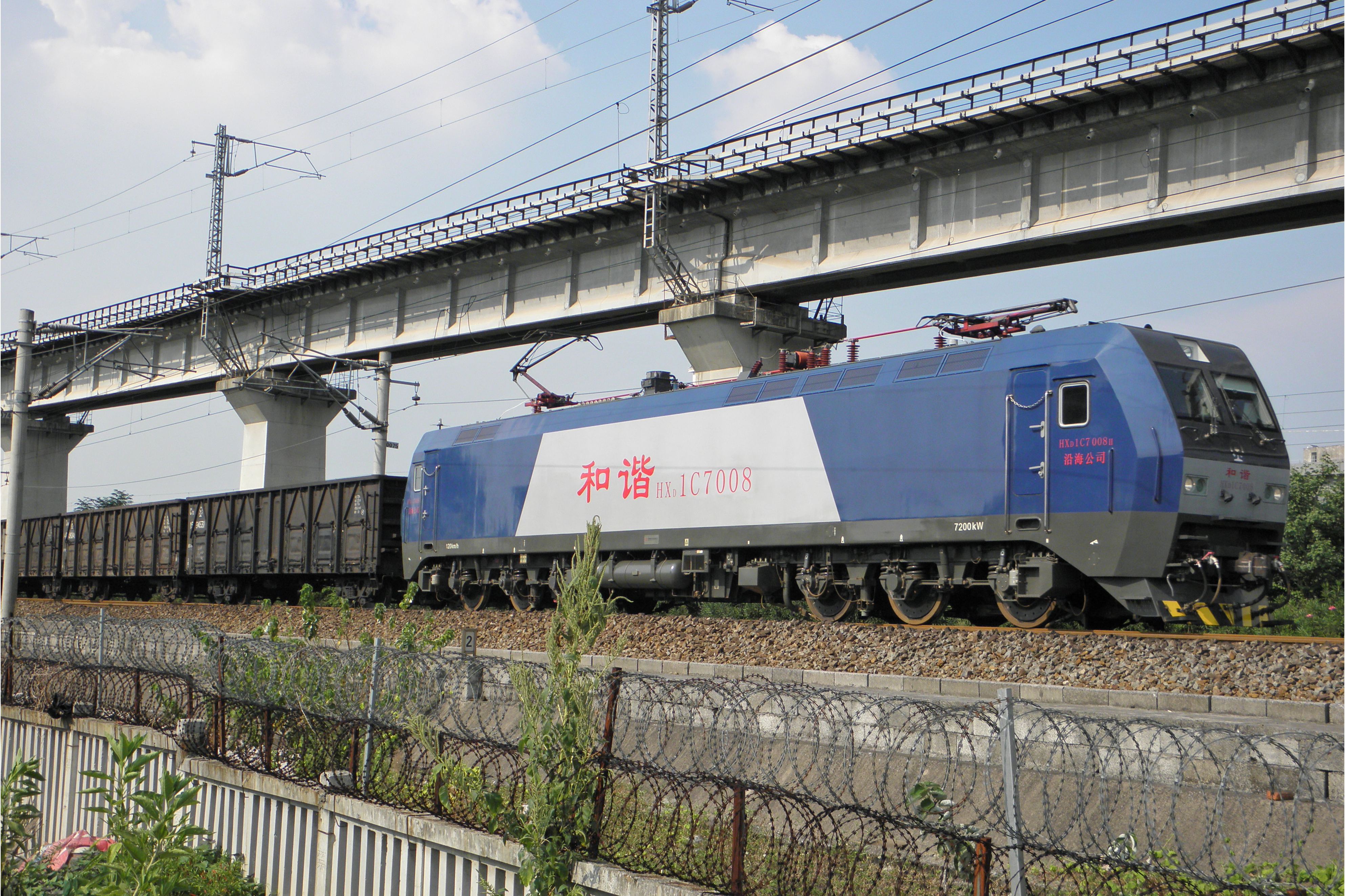 和谐1c型电力机车