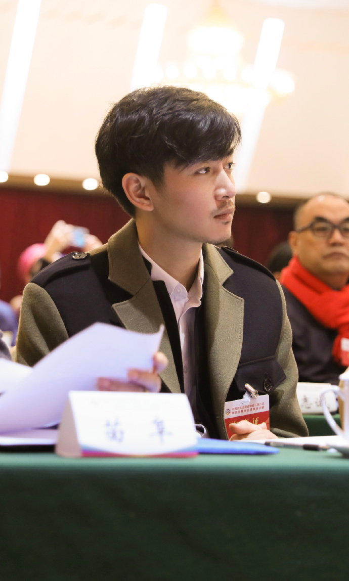  p>陈晓,1987年7月5日出生于安徽省合肥市,毕业于中央戏剧学院表演系