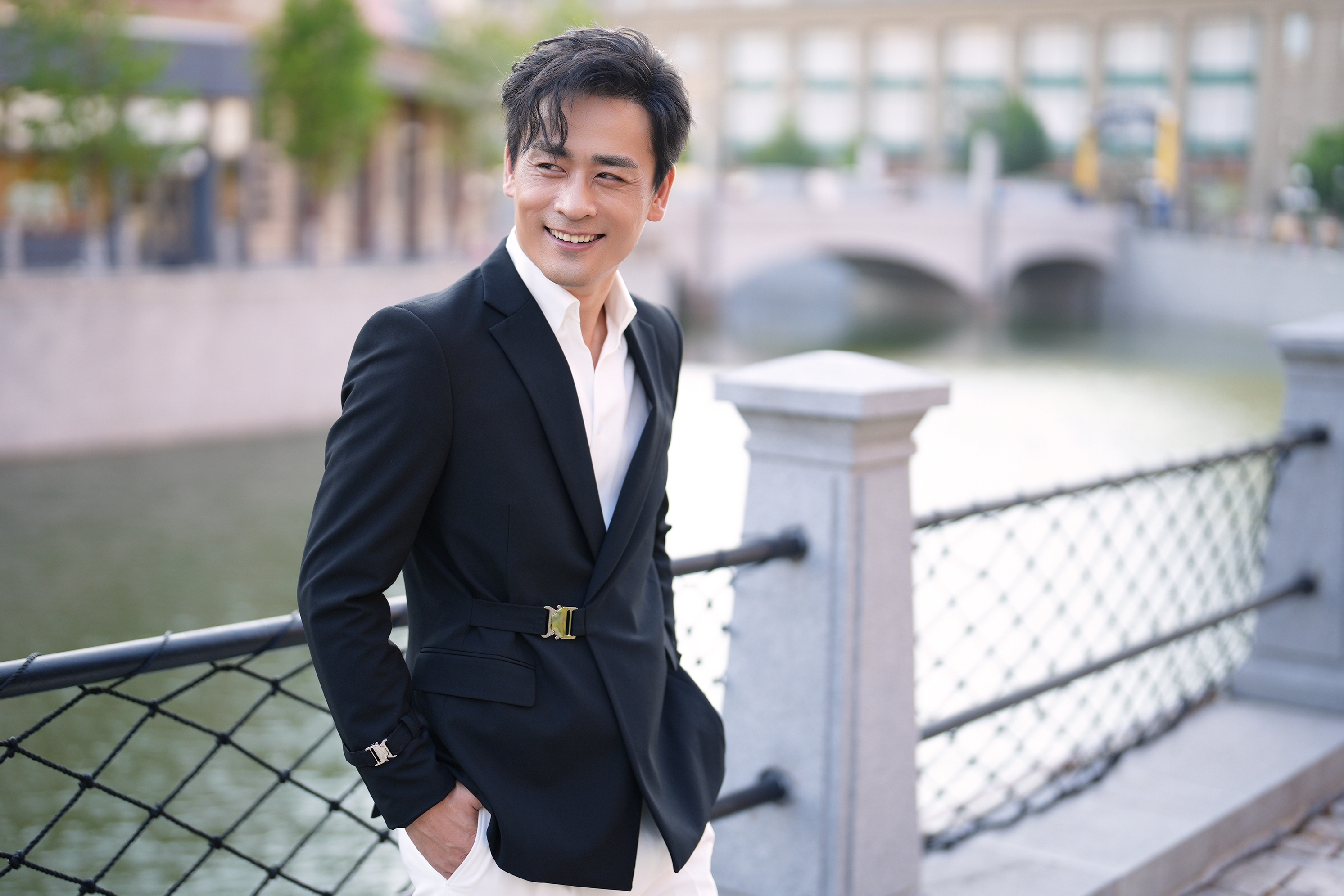 gnwl44swnw">白海涛,1984年10月14日出生于山东省,中国内地影视男演员