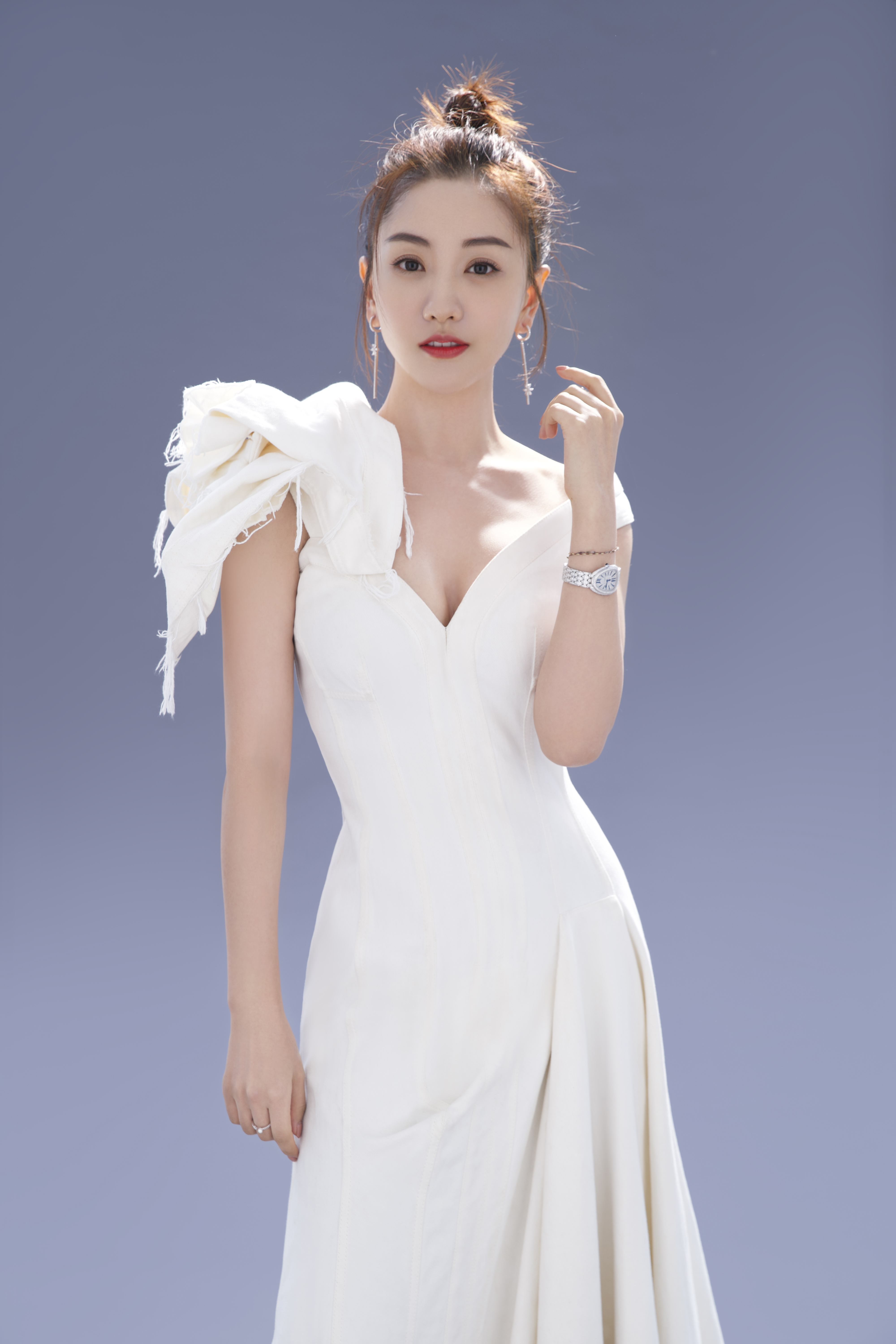  p>杨蓉,1981年6月3日出生于云南省保山市,毕业于 a target="_blank"