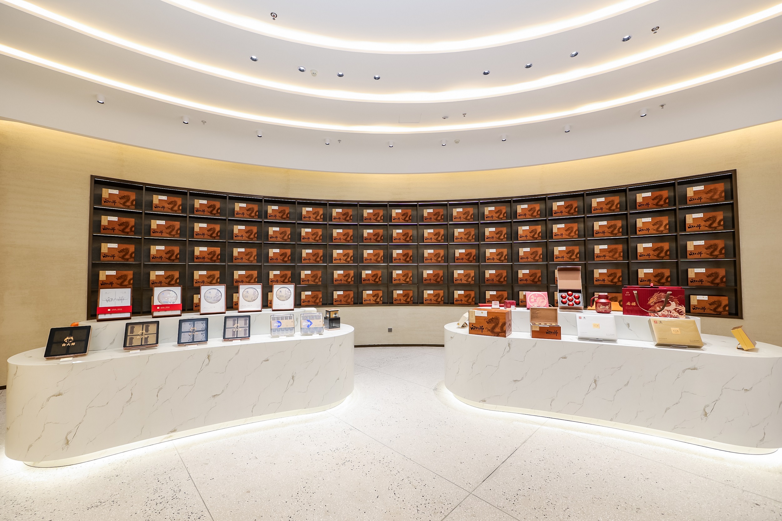 定位只做三年以上福鼎白茶,专注福鼎白茶产业发展,在全国拥有加盟商