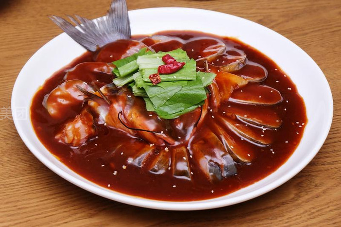 铁锅酱香鮰鱼