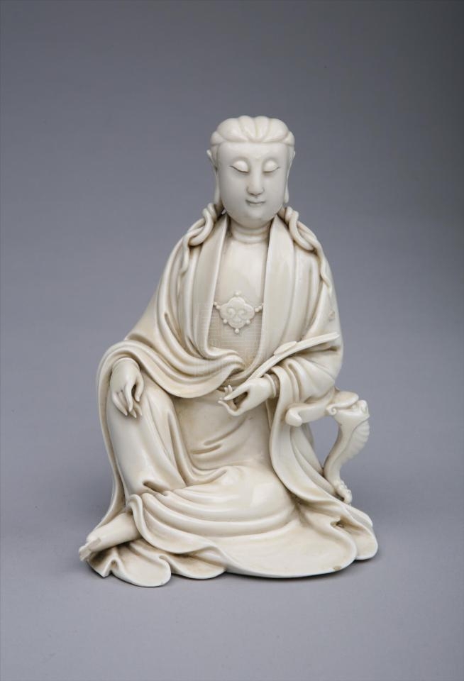 明德化窑何朝宗款白瓷观音坐像
