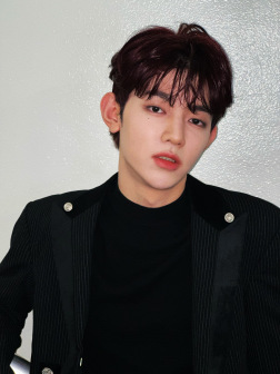 章昊（中国内地男歌手、韩国男子组合ZEROBASEONE成员）_百度百科