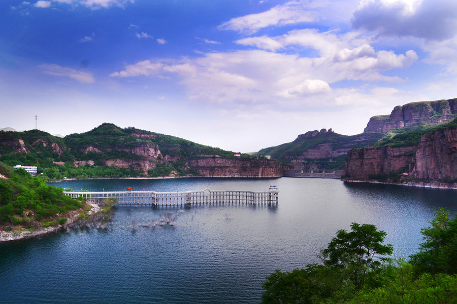  p data-id="gnx17o5lpu">秦王湖风景区位于沙河市区西40公里处,景区