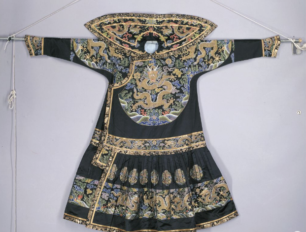 清雍正石青色云龙妆花缎袷朝袍